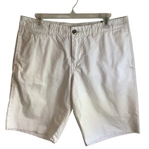 Paperbacks Men's White Flat Front Shorts EUC Size 32 - 10” inseam